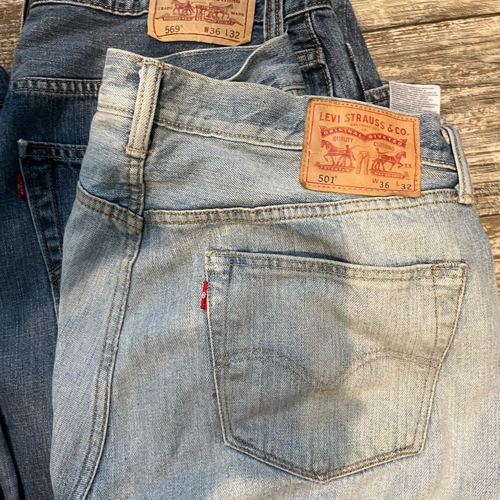 Assorted size Levi jeans EUC